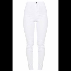 White skinny jeans